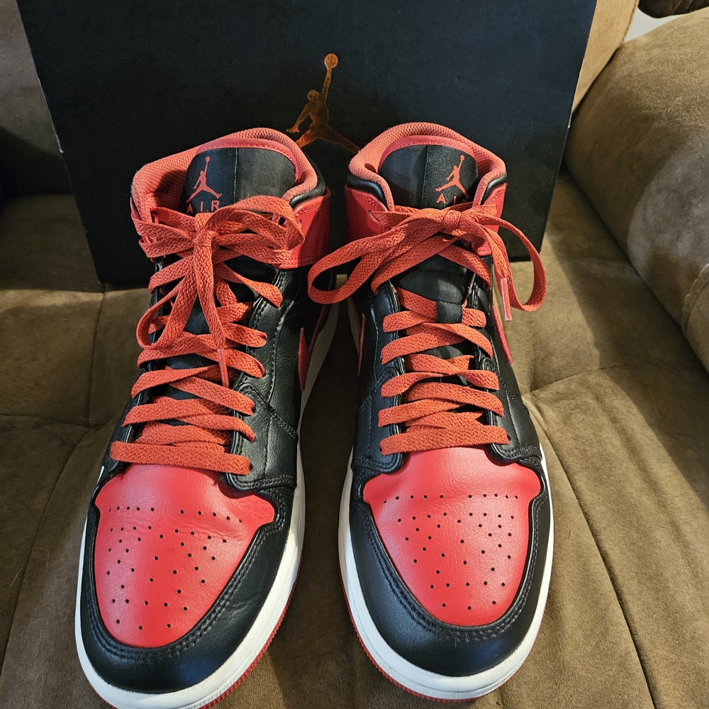 Nike Air Jordan 1 Mid Black/Fire Red-White - Picture 2 of 5